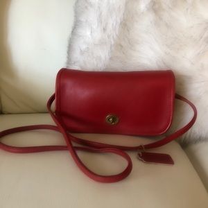 Vintage Coach Red Dinky Crossbody Bag NYC, USA